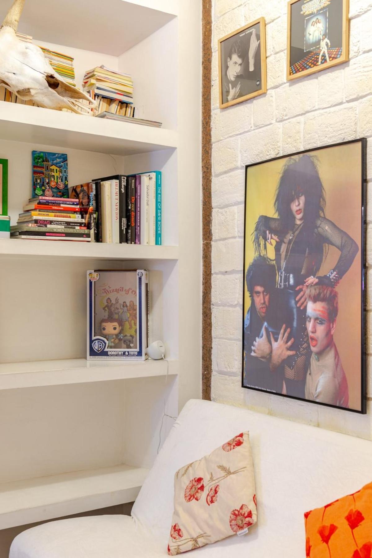 Artistic Colorful Vatican Museums Apartment Rom